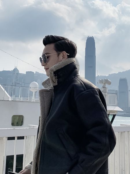 daio mens korean jacket black deerskin cashmere short locomotive coat for men's autumn and winter thickening
daio mens korean jacket black deerskin cashmere short locomotive coat for men's autumn and winter thickening