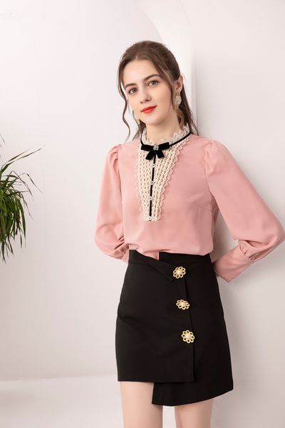 for early spring 2021, the designer's korean version is a stylish loose shirt with lace bow collar and bright diamond, paired with a wa, Black;gray
for early spring 2021, the designer's korean version is a stylish loose shirt with lace bow collar and bright diamond, paired with a wa, Black;gray