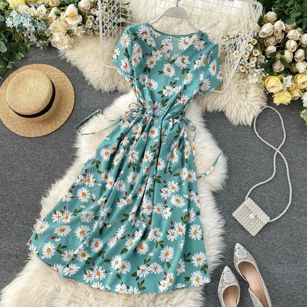 2020 v neck vintage floral print chiffon dress summer midi long tie party high waist women a-line beach holiday elegant dresses, Black;gray
2020 v neck vintage floral print chiffon dress summer midi long tie party high waist women a-line beach holiday elegant dresses, Black;gray