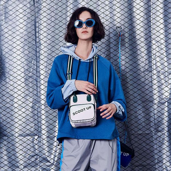 2020 new ladies bag fashion waterproof nylon cloth bag female trend sports contrast color diagonal shoulder letter handbag
2020 new ladies bag fashion waterproof nylon cloth bag female trend sports contrast color diagonal shoulder letter handbag