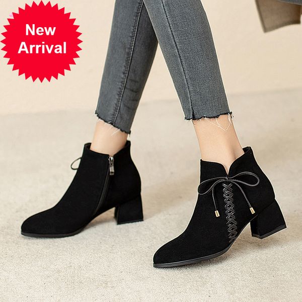 2021 the new casual style round toe boot ankle fashion bowknot zipper medium black heel thick motorcycle boots women's shoes pjhi
2021 the new casual style round toe boot ankle fashion bowknot zipper medium black heel thick motorcycle boots women's shoes pjhi