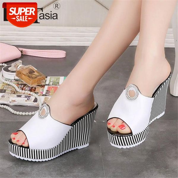 doratasia classic fashion striped platform slides summer slip-on heeled slippers women cool super high wedges shoes woman #sj2z, Black
doratasia classic fashion striped platform slides summer slip-on heeled slippers women cool super high wedges shoes woman #sj2z, Black