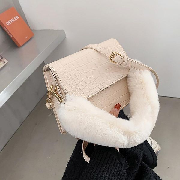 2021 autumn and winter new plush portable small square bag stone pattern all-match messenger bag design female
2021 autumn and winter new plush portable small square bag stone pattern all-match messenger bag design female