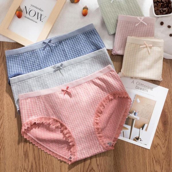 woman lattice seamless mid waist lace hem solid color cotton underwear briefs1, Black;pink
woman lattice seamless mid waist lace hem solid color cotton underwear briefs1, Black;pink