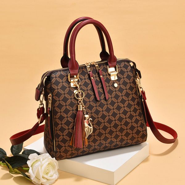 postman womens one-shoulder crossboby bag 2021 new trendy multi-layer chain printed crossbody bag womens pouch hand bag
postman womens one-shoulder crossboby bag 2021 new trendy multi-layer chain printed crossbody bag womens pouch hand bag
