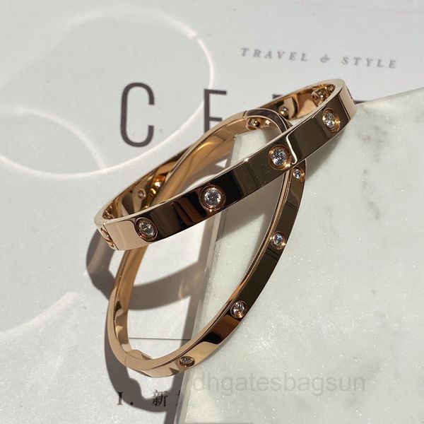v gold 2 daika family 18k rose gold diamond fast 4 drill 10 screw set diamond high setting bracelet smooth face, Black
v gold 2 daika family 18k rose gold diamond fast 4 drill 10 screw set diamond high setting bracelet smooth face, Black
