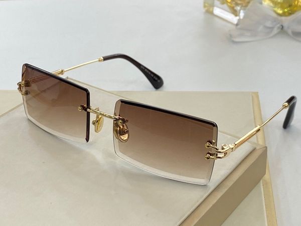 1274 sunglasses for women fashion uv protection coating mirror lens full frame plated frame come with case, White;black
1274 sunglasses for women fashion uv protection coating mirror lens full frame plated frame come with case, White;black
