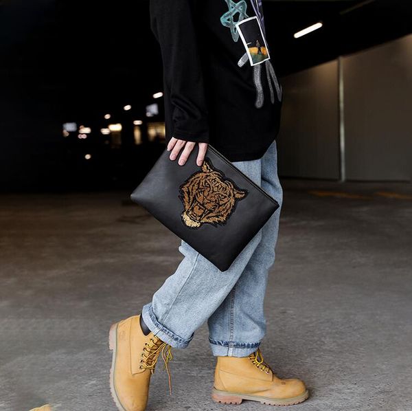 factory wholesale men handbag street fashion cartoon embroidery clutch new embroidered men messenger bag new sequined leather envelope bag
factory wholesale men handbag street fashion cartoon embroidery clutch new embroidered men messenger bag new sequined leather envelope bag