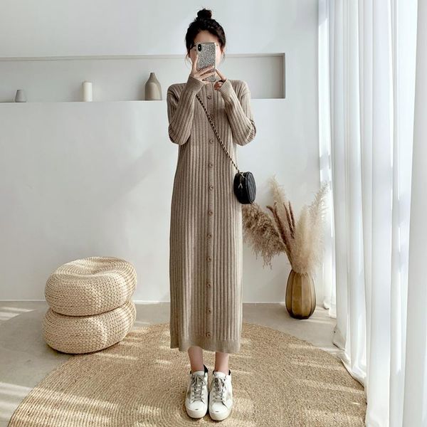 2020 women's sweater dress long knitted dress for women autumn and winter elegant vintage single-breasted coat woman sweaters, White;black
2020 women's sweater dress long knitted dress for women autumn and winter elegant vintage single-breasted coat woman sweaters, White;black