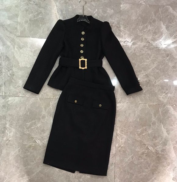 2021 winter new temperament light luxury french retro bubble sleeve waist jacket high purse hip half skirt suit woman, White
2021 winter new temperament light luxury french retro bubble sleeve waist jacket high purse hip half skirt suit woman, White