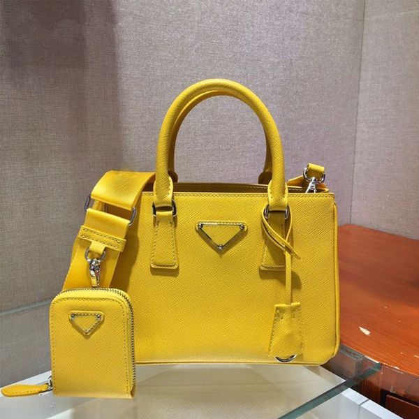 2020 new high-end three in one killer bag with cowhide, one shoulder bag and slant span, hand-held underarm women's bag