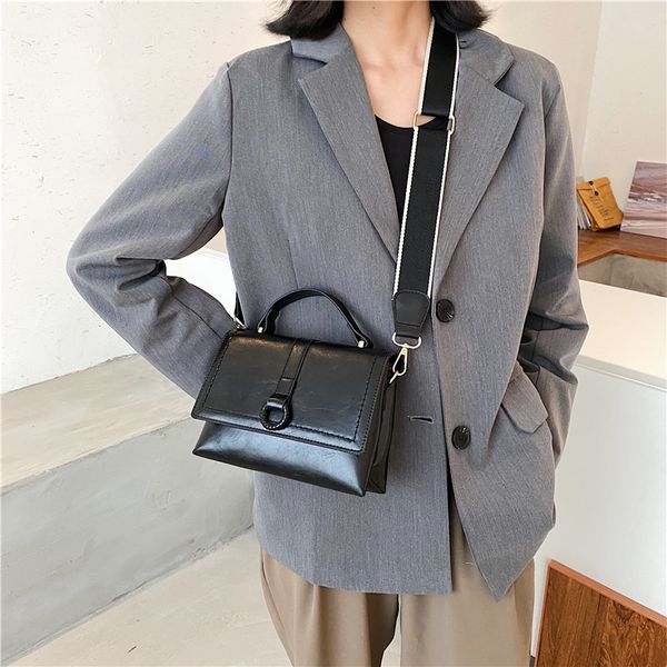solid color chain soft pu leather shoulder crossbody bags women 2020 fashion handbag women designer shoulder bag c1223
solid color chain soft pu leather shoulder crossbody bags women 2020 fashion handbag women designer shoulder bag c1223