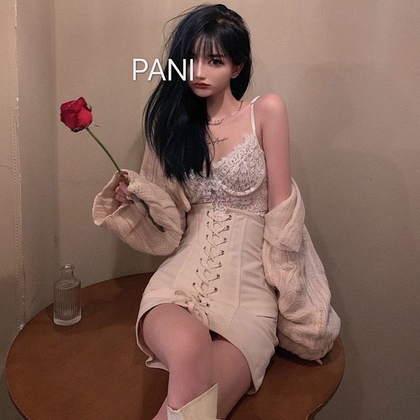 autumn 2020 new short sweater cardigan lace suspender + bandage skirt set three piece women's suit
autumn 2020 new short sweater cardigan lace suspender + bandage skirt set three piece women's suit