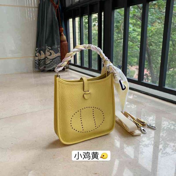 luxury h bag high end leather women's bag mini evelyn hollowed out tc head layer cow portable one shoulder messenger 666
luxury h bag high end leather women's bag mini evelyn hollowed out tc head layer cow portable one shoulder messenger 666