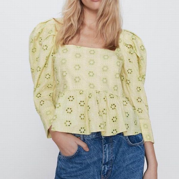 hollow out embroidery blouse women shirt summer 2020 new fashion square neck puff sleeve modern lady casual blouses1, White
hollow out embroidery blouse women shirt summer 2020 new fashion square neck puff sleeve modern lady casual blouses1, White