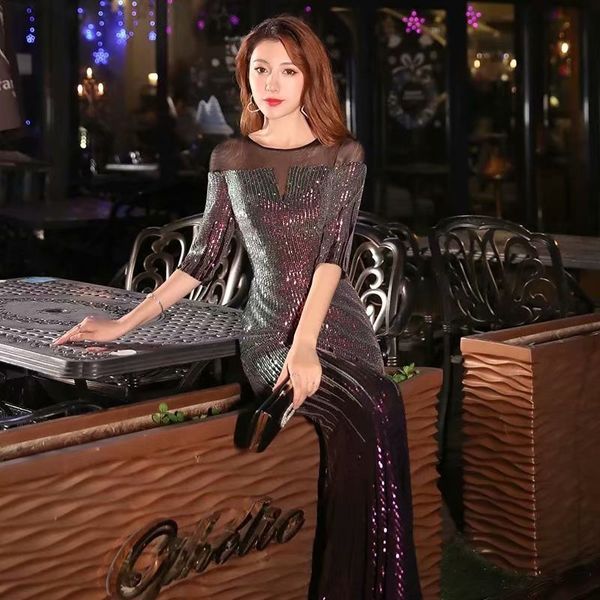 2021 new clothes black tule o-neck clothed half dressed lantejoulas to cloak 1087 buez evening, Black;red
2021 new clothes black tule o-neck clothed half dressed lantejoulas to cloak 1087 buez evening, Black;red