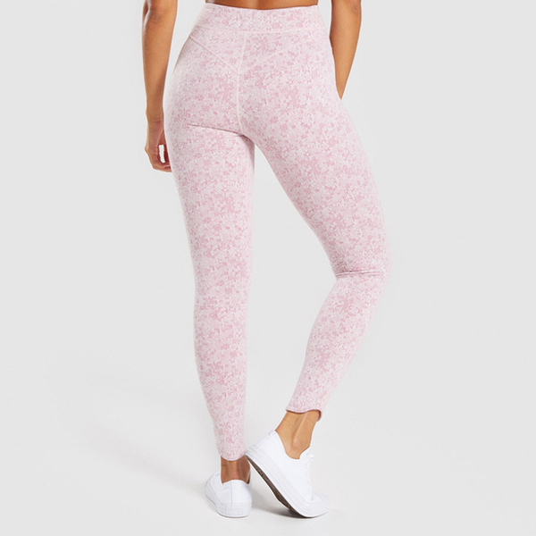 yoga outfits 2021 selling ladies seamless high definition custom printed cropped pants, White;red
yoga outfits 2021 selling ladies seamless high definition custom printed cropped pants, White;red