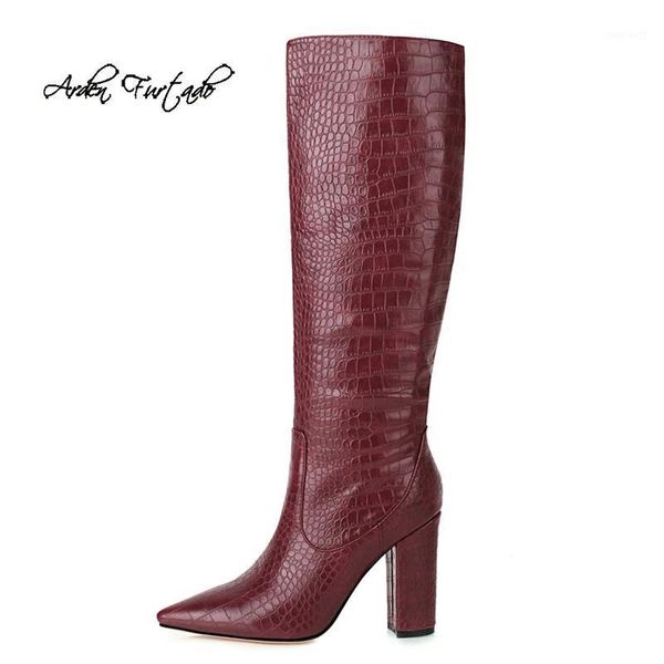 arden furtado 2020 winter fashion serpentine pointed coarse with high heels black red yellow and white knee high boots1
arden furtado 2020 winter fashion serpentine pointed coarse with high heels black red yellow and white knee high boots1