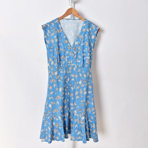 2020 spring autumn sleeveless v neck blue floral print panelled ruffle knee-length dress women fashion dresses s2718208, Black;gray
2020 spring autumn sleeveless v neck blue floral print panelled ruffle knee-length dress women fashion dresses s2718208, Black;gray