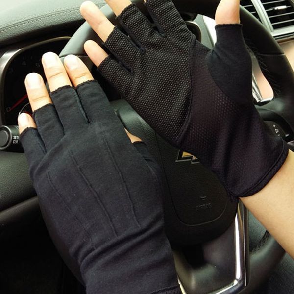 car driving summer men half finger gloves thin sweat absorption breathable non-slip drive hand protector soft, Blue;gray
car driving summer men half finger gloves thin sweat absorption breathable non-slip drive hand protector soft, Blue;gray
