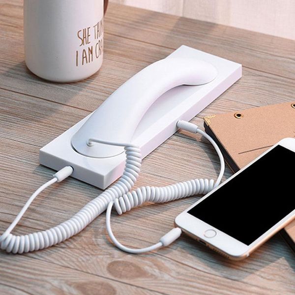 2020 new 3.5mm anti-radiation retro telephone handset headphone receiver with mic for handsets with base1
2020 new 3.5mm anti-radiation retro telephone handset headphone receiver with mic for handsets with base1