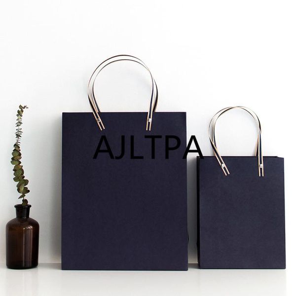 100pcs/lot simple paper gift bag kraft paper candy box with handle wedding birthday party gift package blue bag ct0110
100pcs/lot simple paper gift bag kraft paper candy box with handle wedding birthday party gift package blue bag ct0110