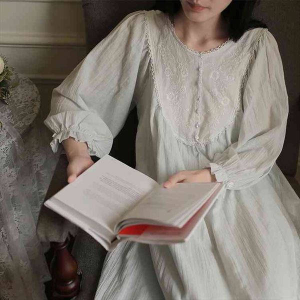 princess nightgown pyjamas womens sleepwear.lady royal embroidered flowers long nightdress lolita pyjamas loungewear nightwear, Black;red
princess nightgown pyjamas womens sleepwear.lady royal embroidered flowers long nightdress lolita pyjamas loungewear nightwear, Black;red