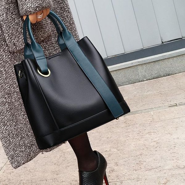 shoulder bags genuine leather handbags fashion all-match one-shoulder portable large-capacity messenger bag designer speedy
shoulder bags genuine leather handbags fashion all-match one-shoulder portable large-capacity messenger bag designer speedy