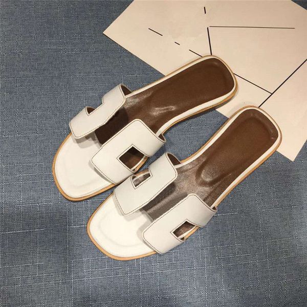 2021 beach slippers classic flat heel summer fashion flip-flops h ladies shoes l bathroom sandals with box size 35-42, Black
2021 beach slippers classic flat heel summer fashion flip-flops h ladies shoes l bathroom sandals with box size 35-42, Black