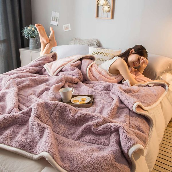 thickened three-layer quilt flannel lamb warm midday sleeping blanket milk winter coral cashmere 
thickened three-layer quilt flannel lamb warm midday sleeping blanket milk winter coral cashmere