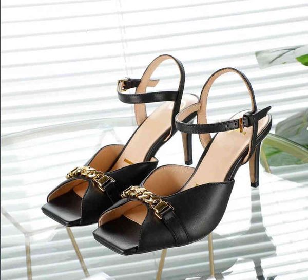 luxury high heels leather sandal suede mid-heel 7.5cm women designer sandals summer beach wedding shoes size 35-40 with box, Black
luxury high heels leather sandal suede mid-heel 7.5cm women designer sandals summer beach wedding shoes size 35-40 with box, Black