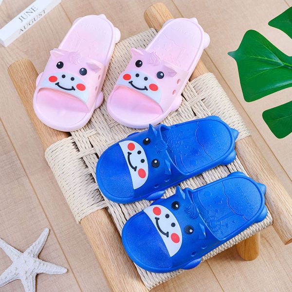 children's cartoon new slippers summer cute boys and girls' soft bottom sandals indoor home flip flops, Black;red
children's cartoon new slippers summer cute boys and girls' soft bottom sandals indoor home flip flops, Black;red