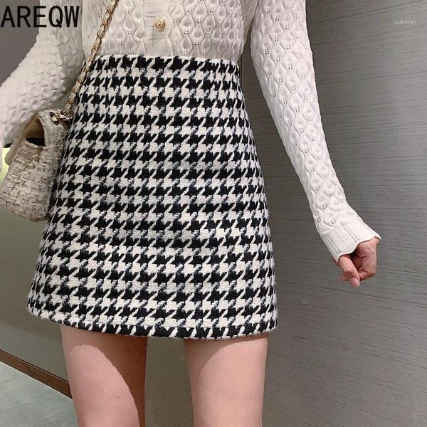 fashion women's tweed skirt woolen plaid high waist slim buttocks short mini woman skirts black beige1
fashion women's tweed skirt woolen plaid high waist slim buttocks short mini woman skirts black beige1