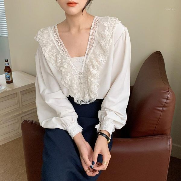 spring autumn new elegant lace v neck woman blouse pearls button decoration long sleeves korea blouse1, White 
spring autumn new elegant lace v neck woman blouse pearls button decoration long sleeves korea blouse1, White