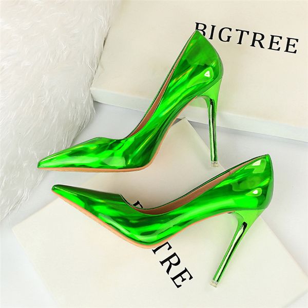 2020 women fetish women .5cm high heels plus size 43 stripper scarpins glossy pumps stiletto wedding bridal party prom shoes y200702, Black
2020 women fetish women .5cm high heels plus size 43 stripper scarpins glossy pumps stiletto wedding bridal party prom shoes y200702, Black