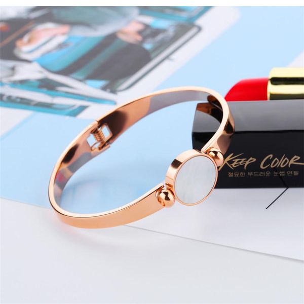 xqni flower shaped open bangle inlaid cubic zircon party jewelry classical elegant fashion women bracelet for birthday gift sqchpd, Golden;silver 
xqni flower shaped open bangle inlaid cubic zircon party jewelry classical elegant fashion women bracelet for birthday gift sqchpd, Golden;silver