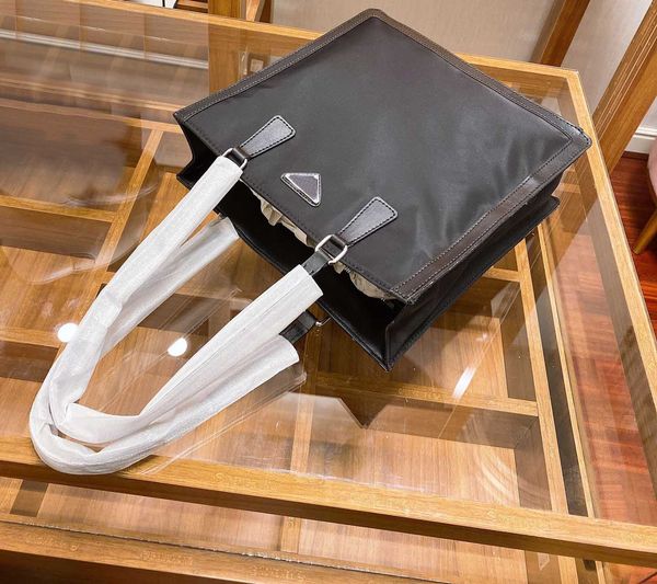 2021 luxury 5a classic brand 30cm black shopping bag canvas nylon large capacity handbag handbag ladies shoulder bag
2021 luxury 5a classic brand 30cm black shopping bag canvas nylon large capacity handbag handbag ladies shoulder bag