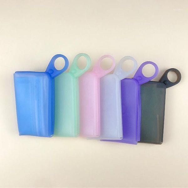 1pcs dustproof mask storage clip foldable storage manager portable mask holder folder case1
1pcs dustproof mask storage clip foldable storage manager portable mask holder folder case1