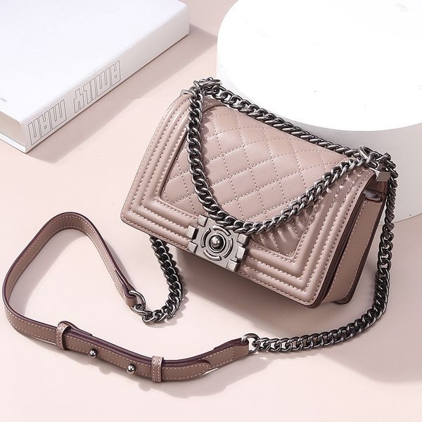 women handbag shoulder fashion chain messenger bag latest real leather genuine ladies messenger bag small tote high quality
women handbag shoulder fashion chain messenger bag latest real leather genuine ladies messenger bag small tote high quality