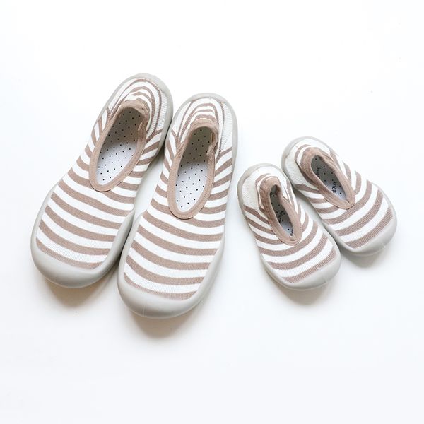 parent-child cartoon anti slip floor socks spring summer leopard printed kids rubber sole shoes elastic fabric knitted slippers 201103, Black
parent-child cartoon anti slip floor socks spring summer leopard printed kids rubber sole shoes elastic fabric knitted slippers 201103, Black