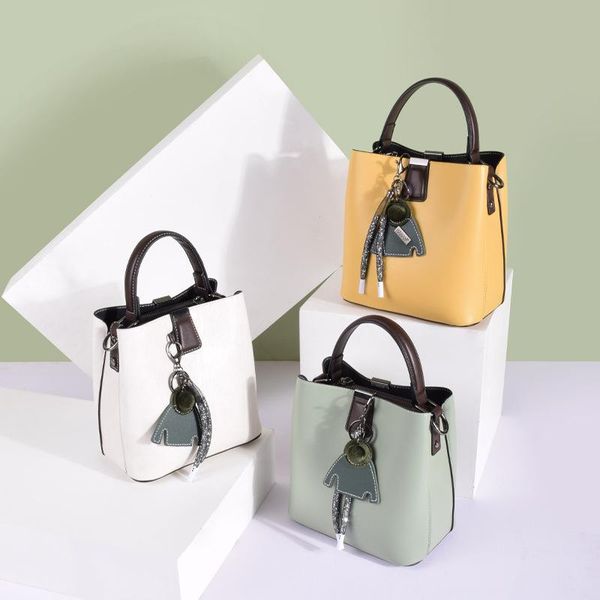 shoulder bags 2021 fashion net red bucket bag simple and versatile, cross body female personality trend hand solid
shoulder bags 2021 fashion net red bucket bag simple and versatile, cross body female personality trend hand solid
