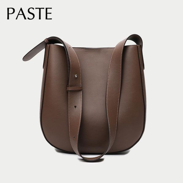 solid color round edge bucket bag cowhide leather women's shoulder bag wide straps luxury elegant crossbody high quality
solid color round edge bucket bag cowhide leather women's shoulder bag wide straps luxury elegant crossbody high quality