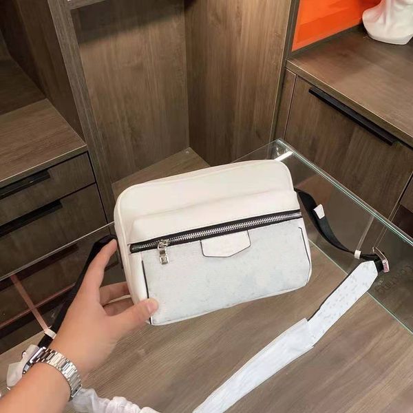 2021 classic reading new men messenger bag mens women handbags genuine leather handbag shoulder bags inclined shoulder briefcase
2021 classic reading new men messenger bag mens women handbags genuine leather handbag shoulder bags inclined shoulder briefcase