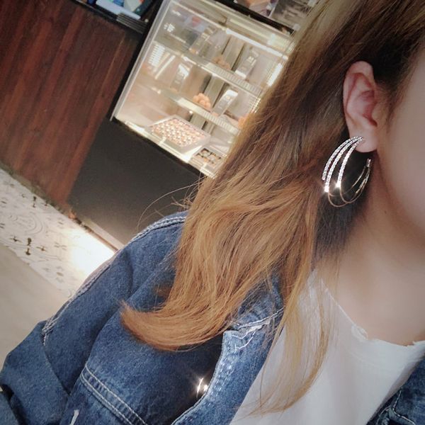 fashion 925 silver needle european and american splendid diamond geometric round ring earrings korean temperament wholesale c- shaped ear ri, Golden
fashion 925 silver needle european and american splendid diamond geometric round ring earrings korean temperament wholesale c- shaped ear ri, Golden
