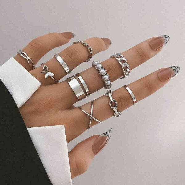 10pcs/set bohemian geometric metal ring set women's vintage silver plated black pearl butterfly finger knuckle jewelry gift
10pcs/set bohemian geometric metal ring set women's vintage silver plated black pearl butterfly finger knuckle jewelry gift