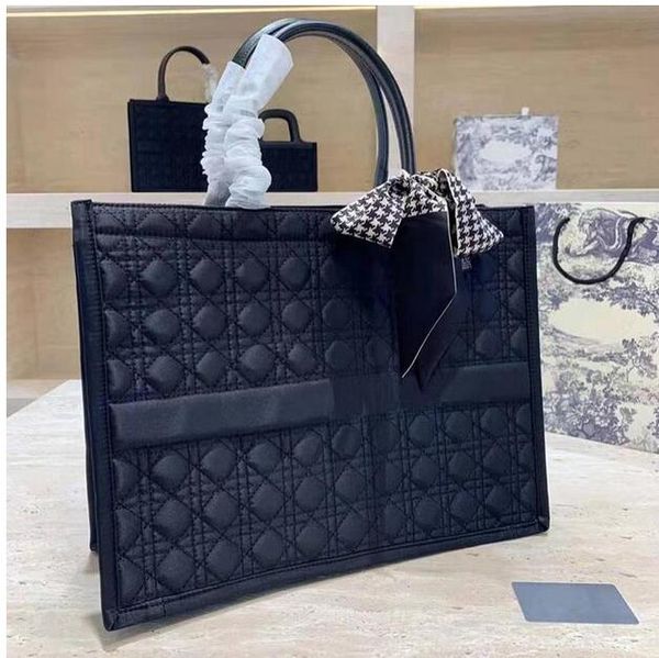 2021 new shopping bag handbag bags fashion bags designer canvas shoulder bag black woven shopping bag no shipping
2021 new shopping bag handbag bags fashion bags designer canvas shoulder bag black woven shopping bag no shipping