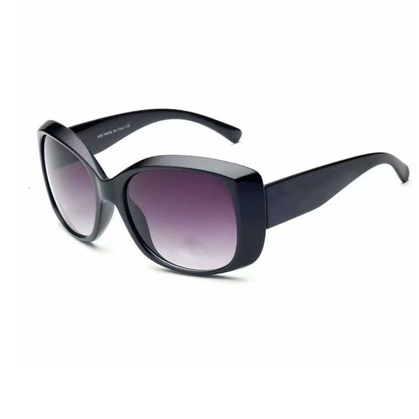 2021 new women sunglasses luxury fashion summer sun glasses women's vintage sunglass goggles eyeglasses zonnebril dames 4syc, White;black
2021 new women sunglasses luxury fashion summer sun glasses women's vintage sunglass goggles eyeglasses zonnebril dames 4syc, White;black