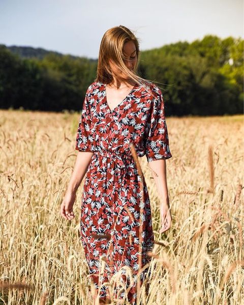 sweetheart berry dress berry print loose v-neck french slouchy soft mid sleeve dress klrre, Black;gray
sweetheart berry dress berry print loose v-neck french slouchy soft mid sleeve dress klrre, Black;gray