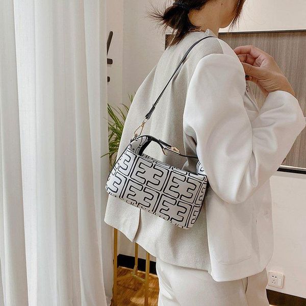 pu leder umhängetaschen für frauen 2020 mode kreuz körper marke designer dame schulter tasche umhängetaschen für frauen
pu leder umhängetaschen für frauen 2020 mode kreuz körper marke designer dame schulter tasche umhängetaschen für frauen