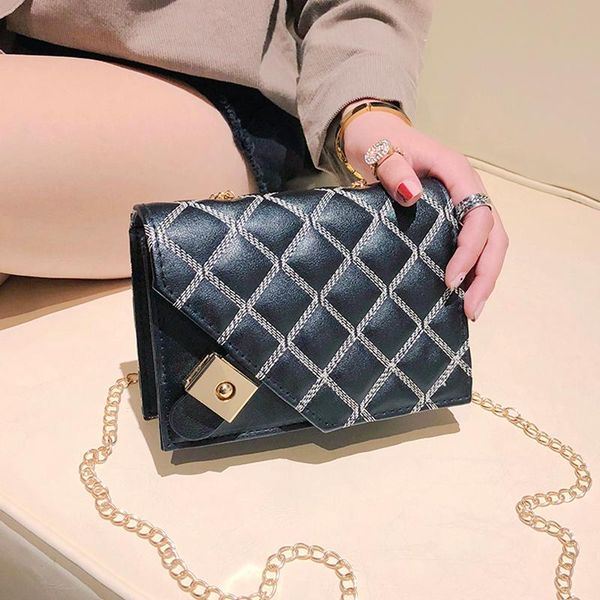 мода женщина плеча сумки кожа pu женские сумки crossbody роскошные дизайнерские сумки lingge цепи totes 2020 сумки
мода женщина плеча сумки кожа pu женские сумки crossbody роскошные дизайнерские сумки lingge цепи totes 2020 сумки